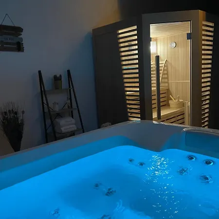 Tiny House La Samorienne 木屋 *
